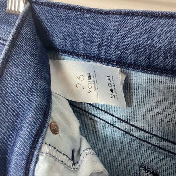 MOTHER The Looker Ankle Fray Jeans in Comfort and Joy - Picture 4 of 7